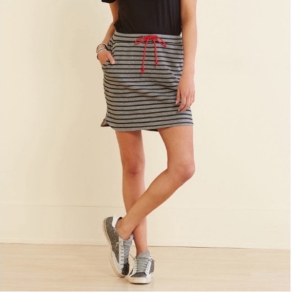 Sundry Striped Gray & Black Skirt with Red Accent 0